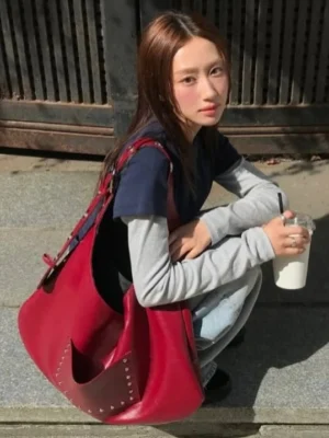 【📌型格窩釘】LETERIE Stud Buckle Reversible Shoulder Bag (3色)