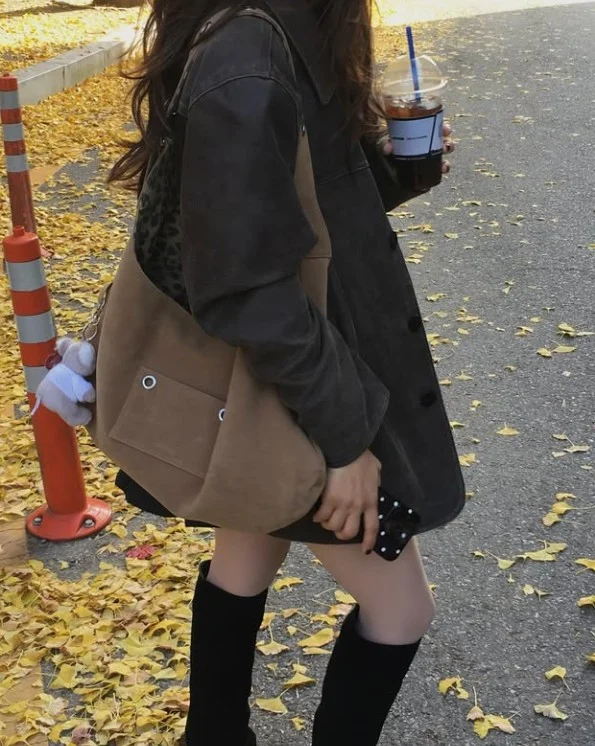 【秋冬麂皮款🍁】LETERIE Suede Buckle Reversible Shoulder Bag (3色)