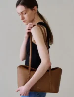 【獨特流線設計✨】MONOROW Sara 長肩帶單肩包(6色)