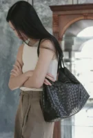 【BV Pinacoteca平替💖】MONOROW Noa 織紋單肩包 (2色)